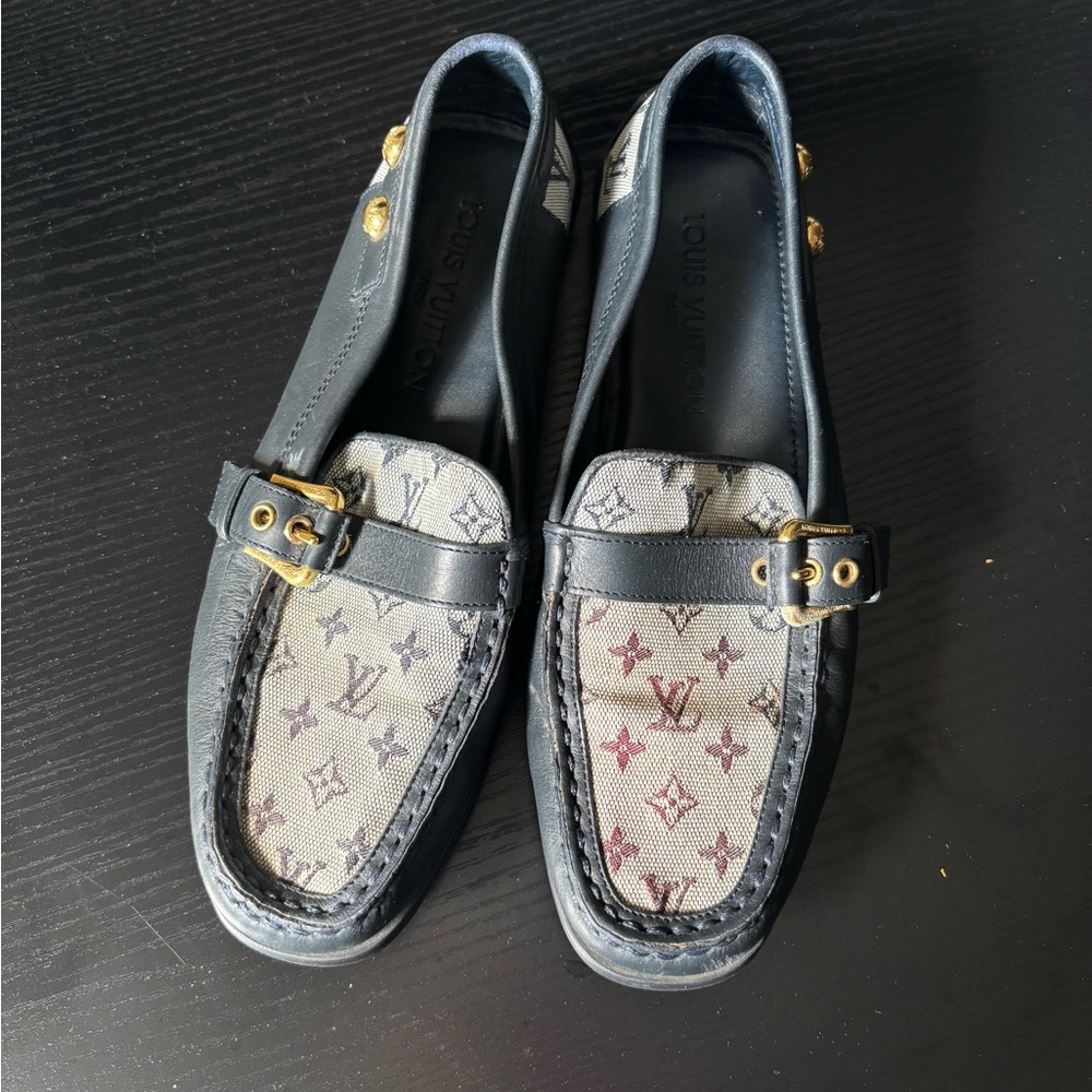 Louis Vuitton Women's Flats Navy